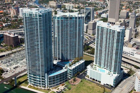 Купить квартиру в Майами, Флорида 1 спальня, 67м2, № 102555 - фото 1