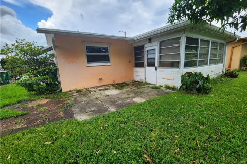 Villa ou maison à vendre à Tamarac, Floride: 2 chambres, 92.62 m2 № 1306446 - photo 13