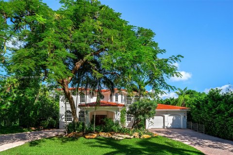 House in Coral Gables, Florida 5 bedrooms, 371.89 sq.m. № 862139 - photo 3