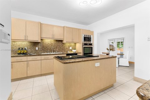 Casa en venta en Coral Gables, Florida, 5 dormitorios, 371.89 m2 № 862139 - foto 9