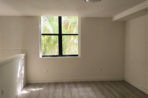 Condo in Coral Gables, Florida, 1 bedroom  № 862227 - photo 26