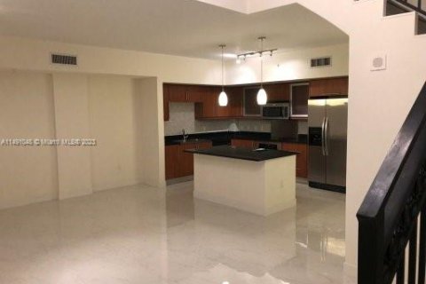 Condominio en venta en Coral Gables, Florida, 1 dormitorio, 105.07 m2 № 862227 - foto 3