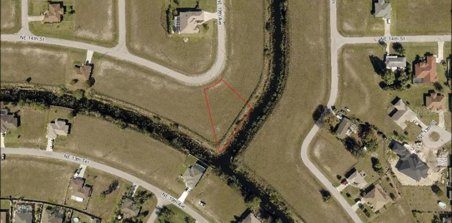 Land in Cape Coral, Florida № 362395
