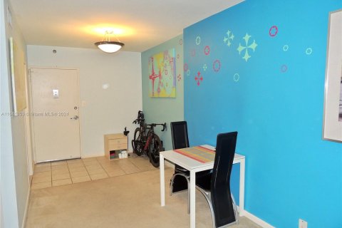 Condo in Miami Beach, Florida, 1 bedroom  № 1321678 - photo 7