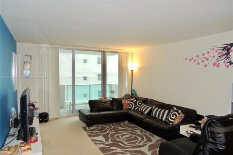 Condominio en venta en Miami Beach, Florida, 1 dormitorio, 77.76 m2 № 1321678 - foto 4