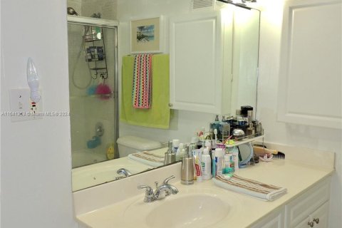 Condominio en venta en Miami Beach, Florida, 1 dormitorio, 77.76 m2 № 1321678 - foto 12