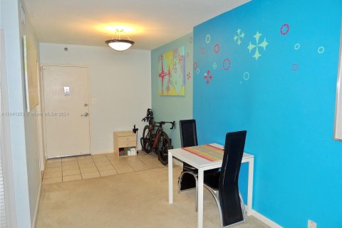 Condominio en venta en Miami Beach, Florida, 1 dormitorio, 77.76 m2 № 1321678 - foto 8