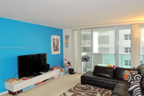 Condo in Miami Beach, Florida, 1 bedroom  № 1321678 - photo 3