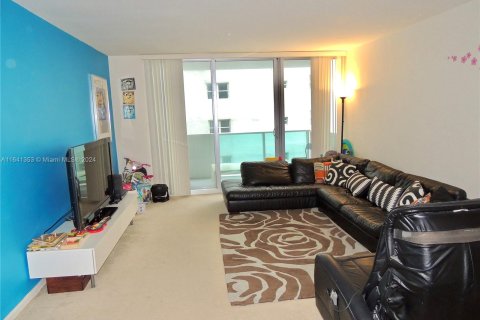 Condominio en venta en Miami Beach, Florida, 1 dormitorio, 77.76 m2 № 1321678 - foto 2