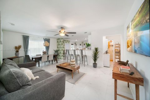 Villa ou maison à vendre à Miami, Floride: 4 chambres, 134.99 m2 № 1397396 - photo 20