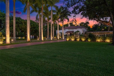 Casa en venta en Coral Gables, Florida, 4 dormitorios, 465.81 m2 № 1239199 - foto 1