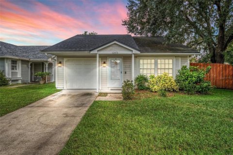 House in Orlando, Florida 2 bedrooms, 88.72 sq.m. № 1391085 - photo 1