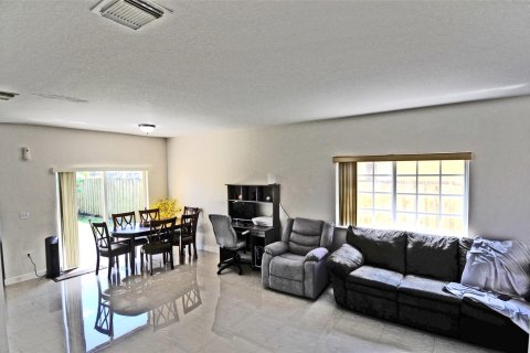Casa en venta en Homestead, Florida, 3 dormitorios, 159.98 m2 № 1100696 - foto 4