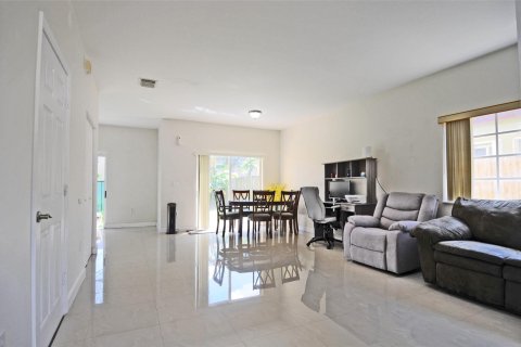 Casa en venta en Homestead, Florida, 3 dormitorios, 159.98 m2 № 1100696 - foto 11