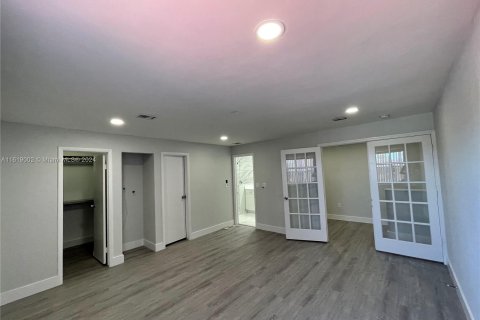 Touwnhouse à vendre à Hialeah, Floride: 2 chambres, 189.43 m2 № 1240198 - photo 18