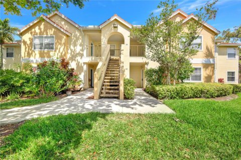 Condo in Fort Myers, Florida, 3 bedrooms  № 1122095 - photo 1