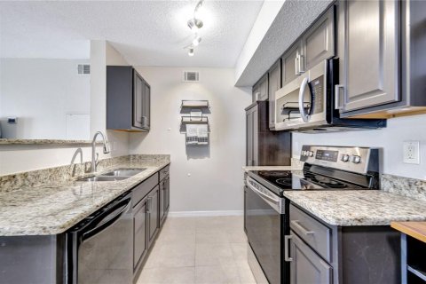 Condo in Fort Myers, Florida, 3 bedrooms  № 1122095 - photo 7