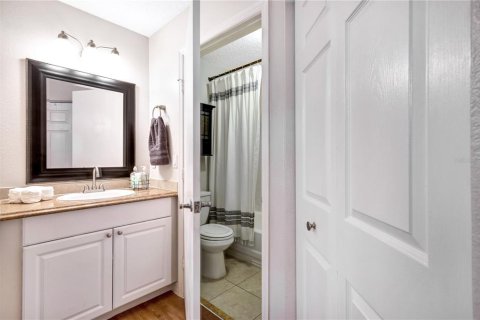 Condo in Fort Myers, Florida, 3 bedrooms  № 1122095 - photo 15