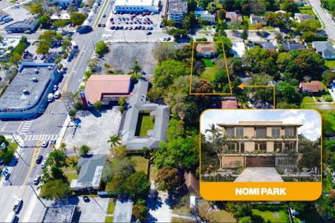 Immobilier commercial à vendre à North Miami, Floride № 1102623 - photo 1