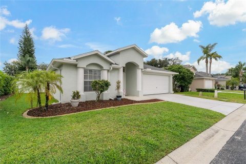 House in New Port Richey, Florida 3 bedrooms, 146.69 sq.m. № 1364489 - photo 2