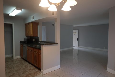 Condo in Boynton Beach, Florida, 2 bedrooms  № 1118693 - photo 17