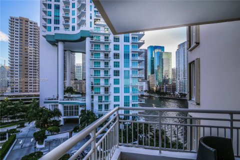 Condo in Miami, Florida, 1 bedroom  № 1364922 - photo 12