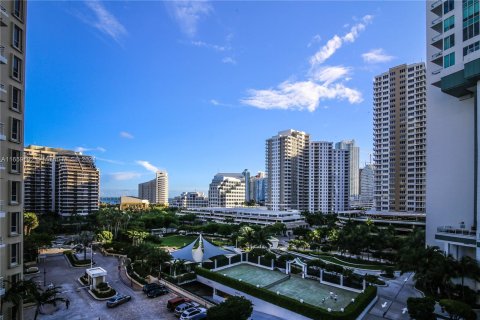 Condo in Miami, Florida, 1 bedroom  № 1364922 - photo 11