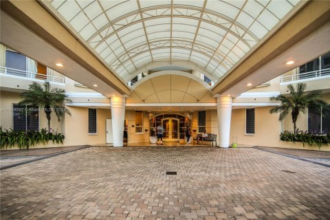 Condo in Miami, Florida, 1 bedroom  № 1364922 - photo 13