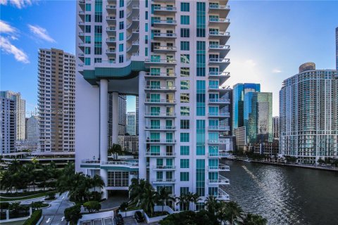 Condo in Miami, Florida, 1 bedroom  № 1364922 - photo 10