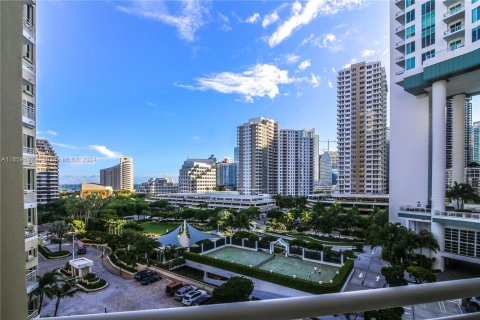 Condo in Miami, Florida, 1 bedroom  № 1364922 - photo 9