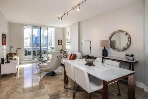 Condo in Miami, Florida, 1 bedroom  № 1364922 - photo 1