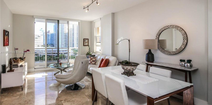 Condo in Miami, Florida, 1 bedroom  № 1364922