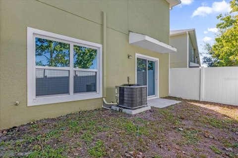 Townhouse in Davenport, Florida 4 bedrooms, 189.06 sq.m. № 1422734 - photo 26