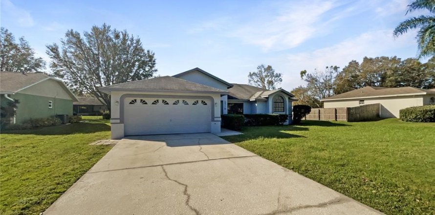 House in Lakeland, Florida 3 bedrooms, 157.66 sq.m. № 1422781