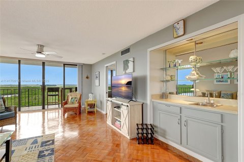 Condominio en venta en Hutchinson Island South, Florida, 2 dormitorios, 129.78 m2 № 613455 - foto 19