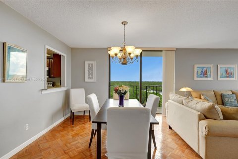 Condominio en venta en Hutchinson Island South, Florida, 2 dormitorios, 129.78 m2 № 613455 - foto 17