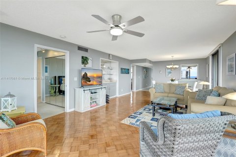 Condominio en venta en Hutchinson Island South, Florida, 2 dormitorios, 129.78 m2 № 613455 - foto 23