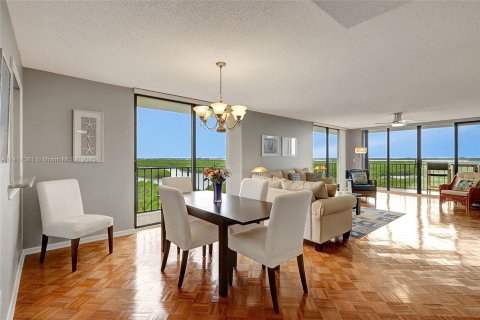 Condominio en venta en Hutchinson Island South, Florida, 2 dormitorios, 129.78 m2 № 613455 - foto 16