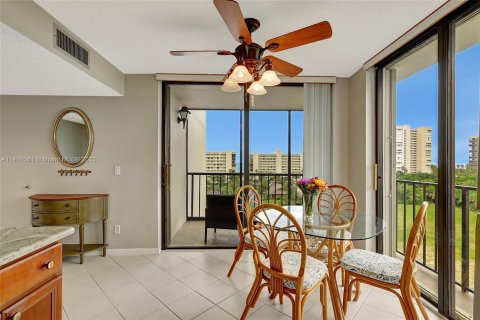 Condominio en venta en Hutchinson Island South, Florida, 2 dormitorios, 129.78 m2 № 613455 - foto 12