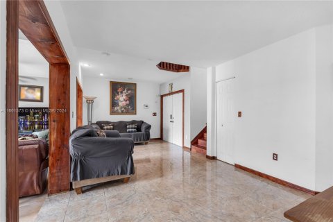 Villa ou maison à vendre à Miami, Floride: 4 chambres, 170.2 m2 № 1368714 - photo 12