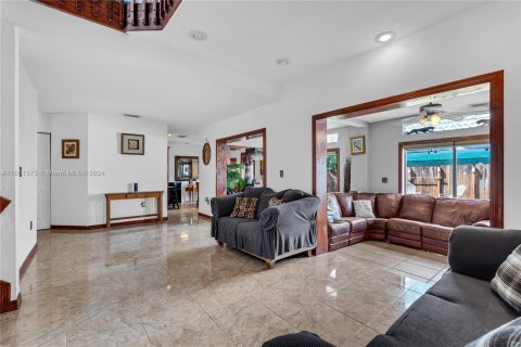 Villa ou maison à vendre à Miami, Floride: 4 chambres, 170.2 m2 № 1368714 - photo 11