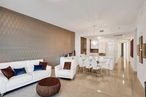 Condominio en venta en Sunny Isles Beach, Florida, 3 dormitorios, 183.85 m2 № 1368715 - foto 19