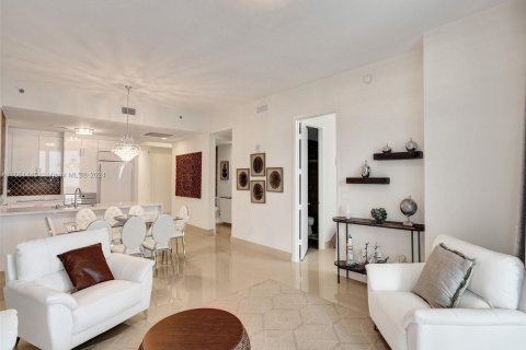 Condominio en venta en Sunny Isles Beach, Florida, 3 dormitorios, 183.85 m2 № 1368715 - foto 20