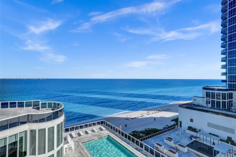 Copropriété à vendre à Sunny Isles Beach, Floride: 3 chambres, 183.85 m2 № 1368715 - photo 1