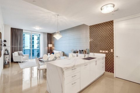 Condominio en venta en Sunny Isles Beach, Florida, 3 dormitorios, 183.85 m2 № 1368715 - foto 11