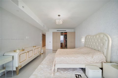 Condominio en venta en Bal Harbour, Florida, 3 dormitorios, 252.79 m2 № 632731 - foto 22
