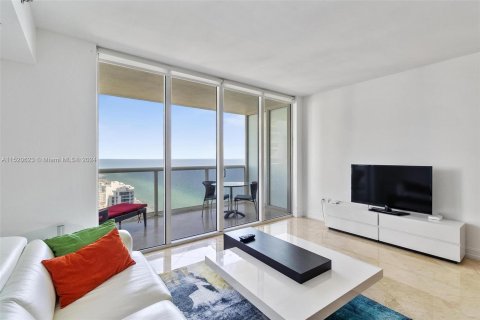 Copropriété à vendre à Hallandale Beach, Floride: 1 chambre, 78.41 m2 № 967733 - photo 1