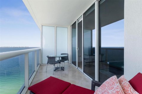 Copropriété à vendre à Hallandale Beach, Floride: 1 chambre, 78.41 m2 № 967733 - photo 16