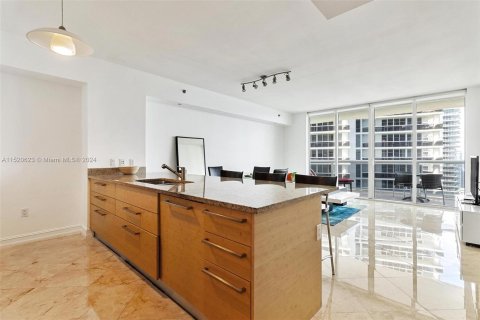 Condominio en venta en Hallandale Beach, Florida, 1 dormitorio, 78.41 m2 № 967733 - foto 7