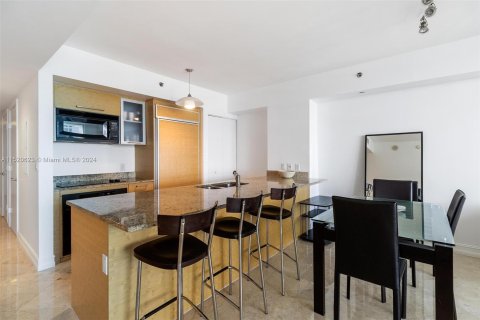 Condominio en venta en Hallandale Beach, Florida, 1 dormitorio, 78.41 m2 № 967733 - foto 9